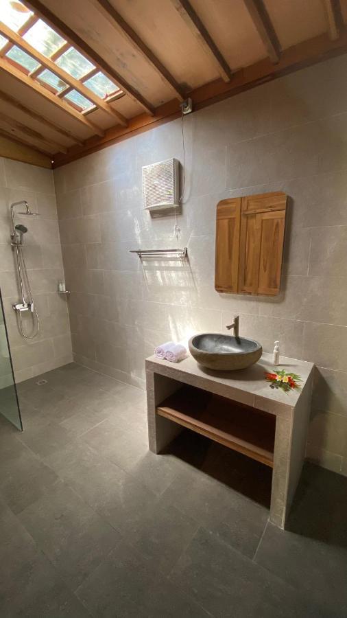 Villa Lova Sambirenteng Gretek Extérieur photo