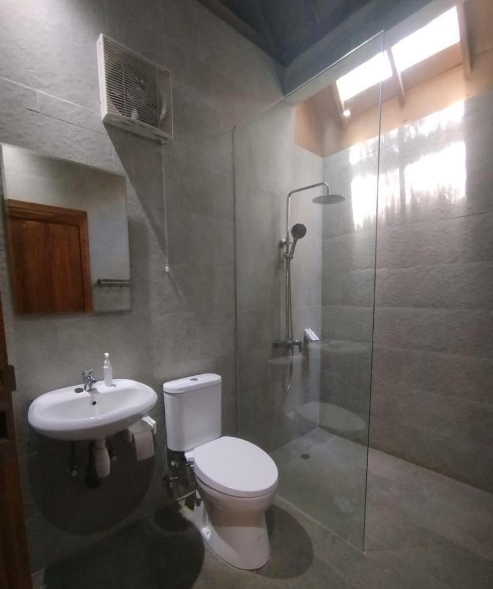 Villa Lova Sambirenteng Gretek Extérieur photo